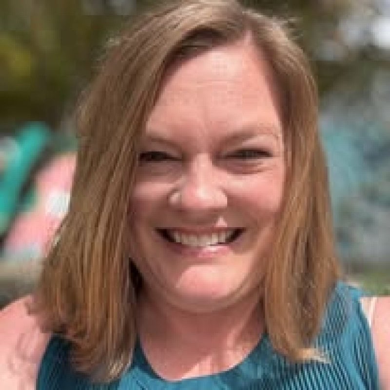 Elizabeth Awbrey headshot