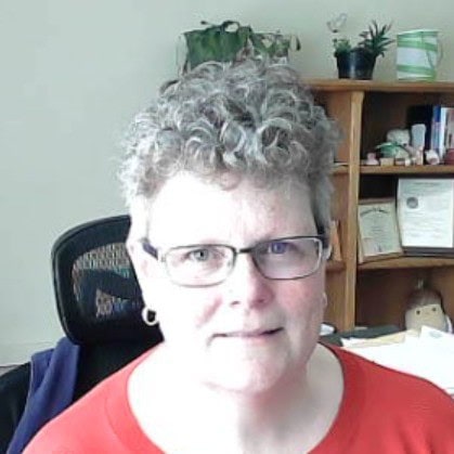 Julie Hoyt headshot