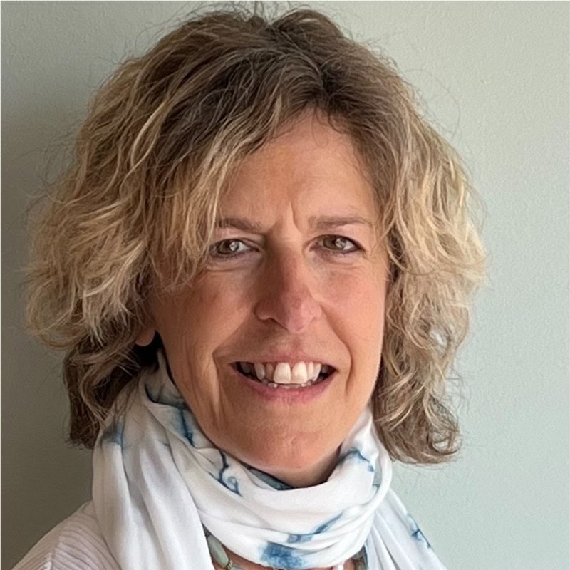 Cheryl Cepelak headshot