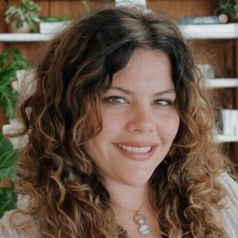 Angela Alvarez Riggs headshot